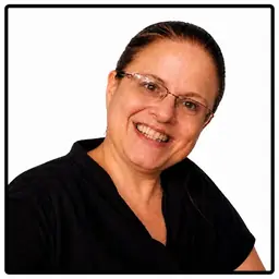 Adriane Torres — pedagoga e psicopedagoga